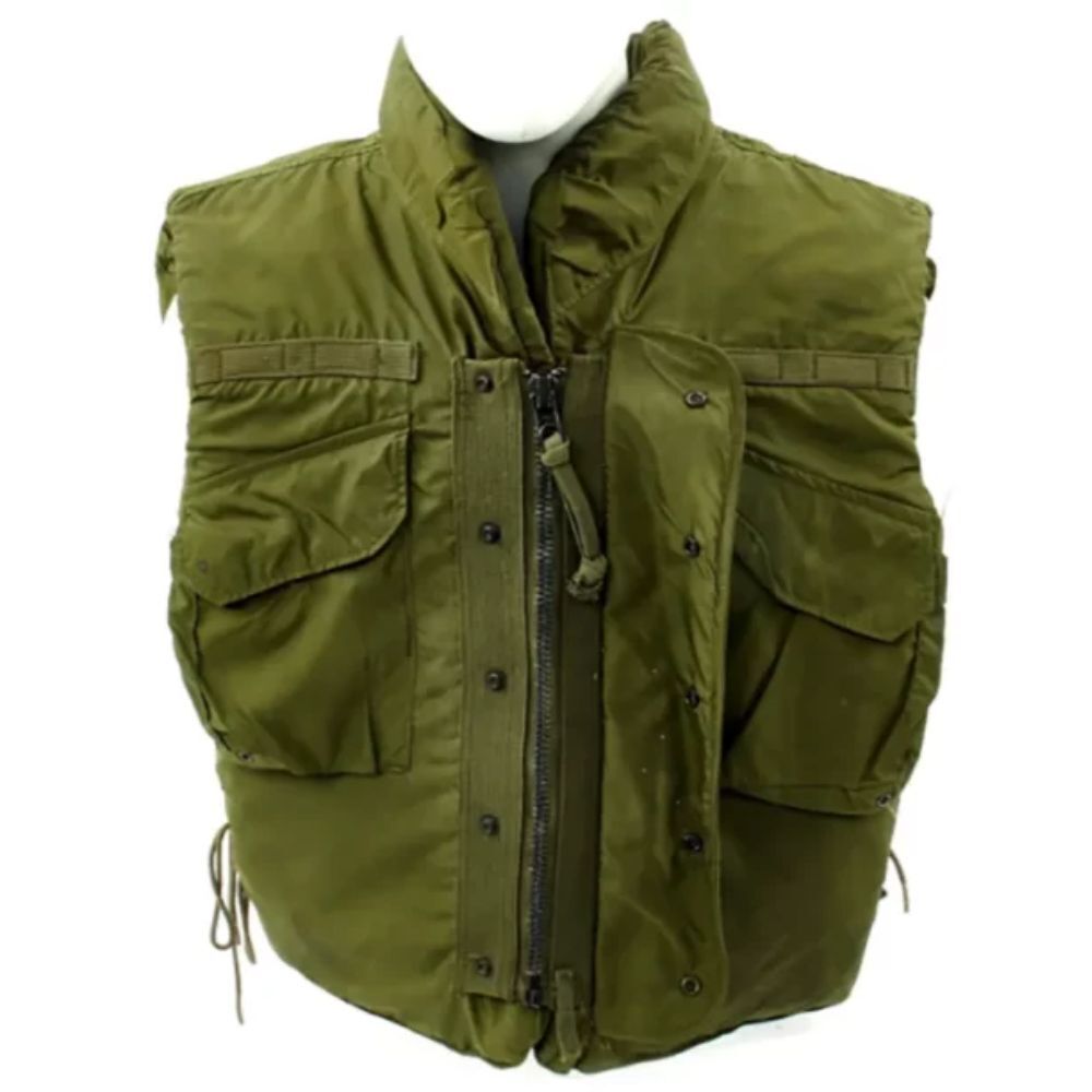 joseph-quinn-green-vest