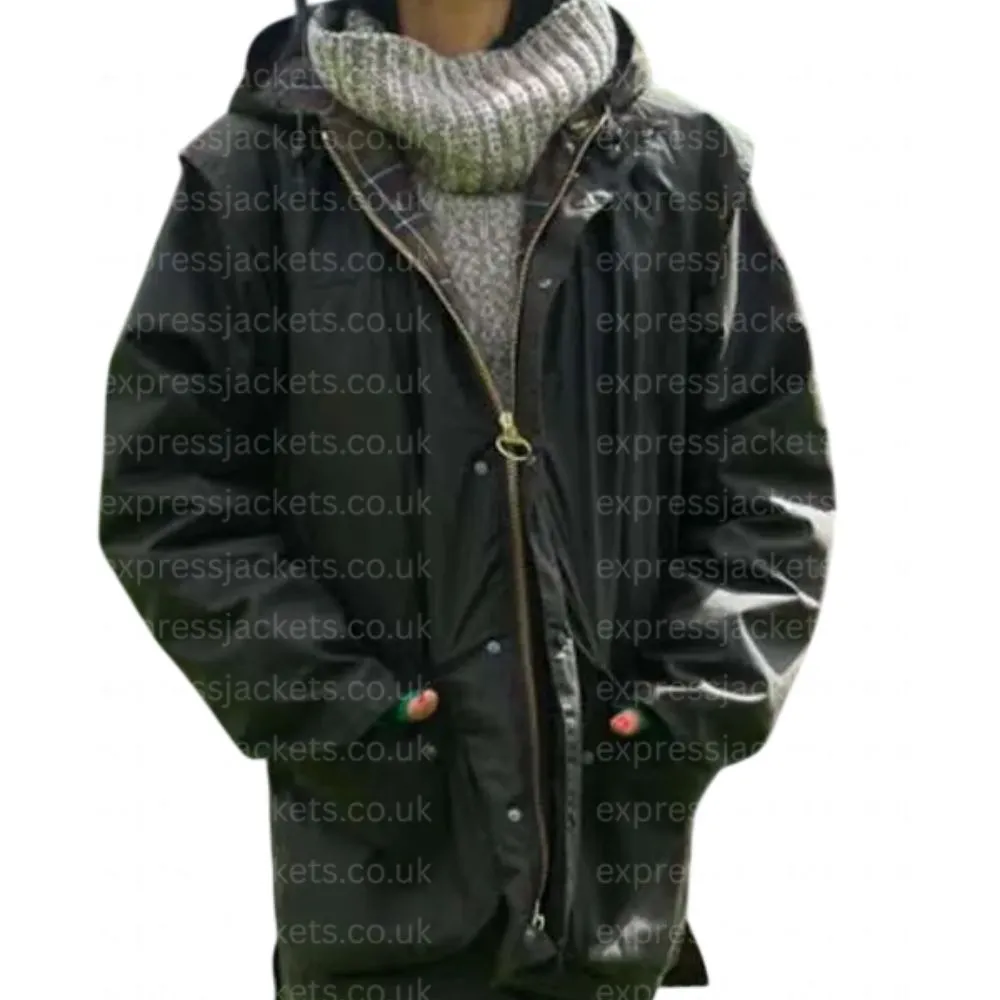 claudia-winkleman-black-jacket.webp